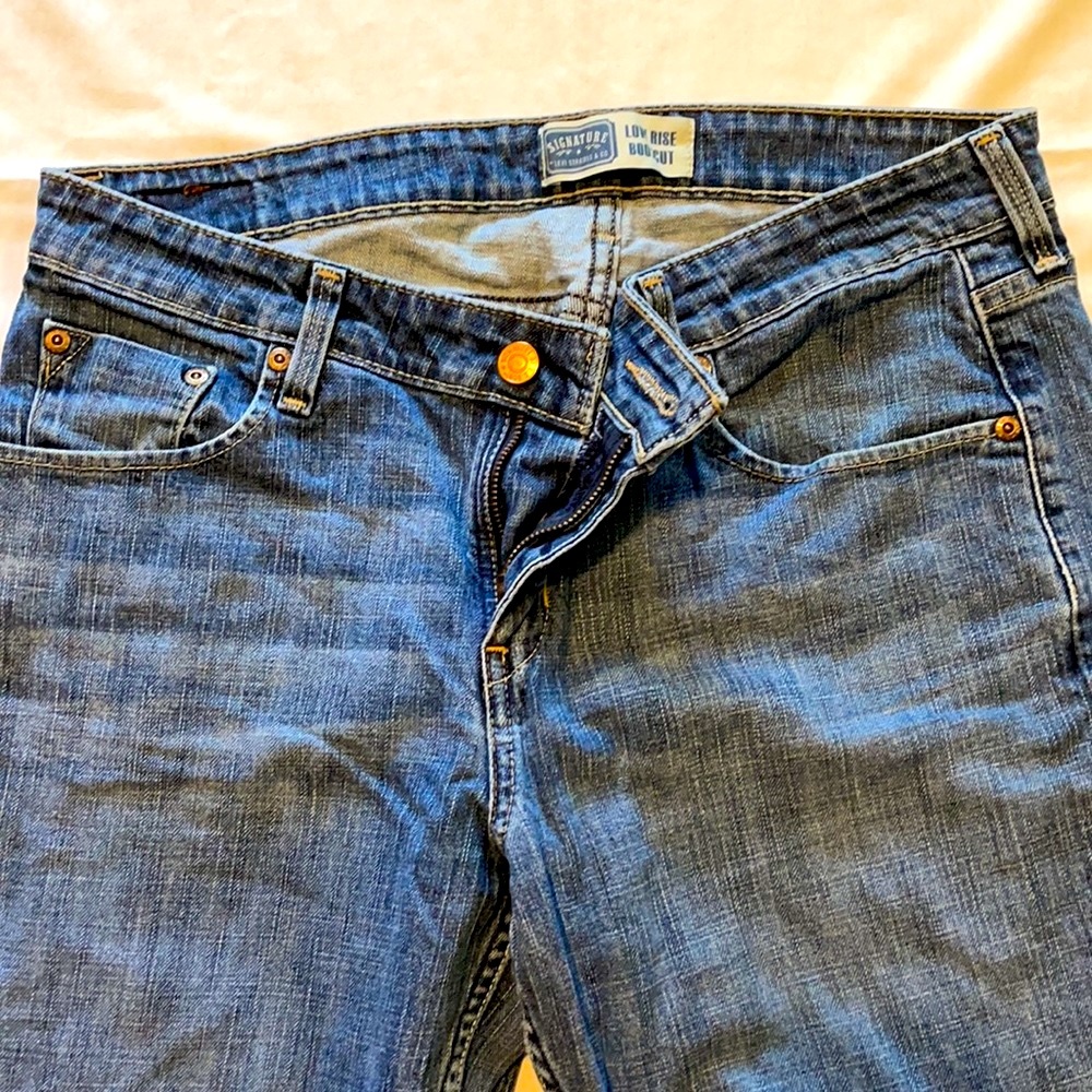 Levi’s signature jeans. Size 10